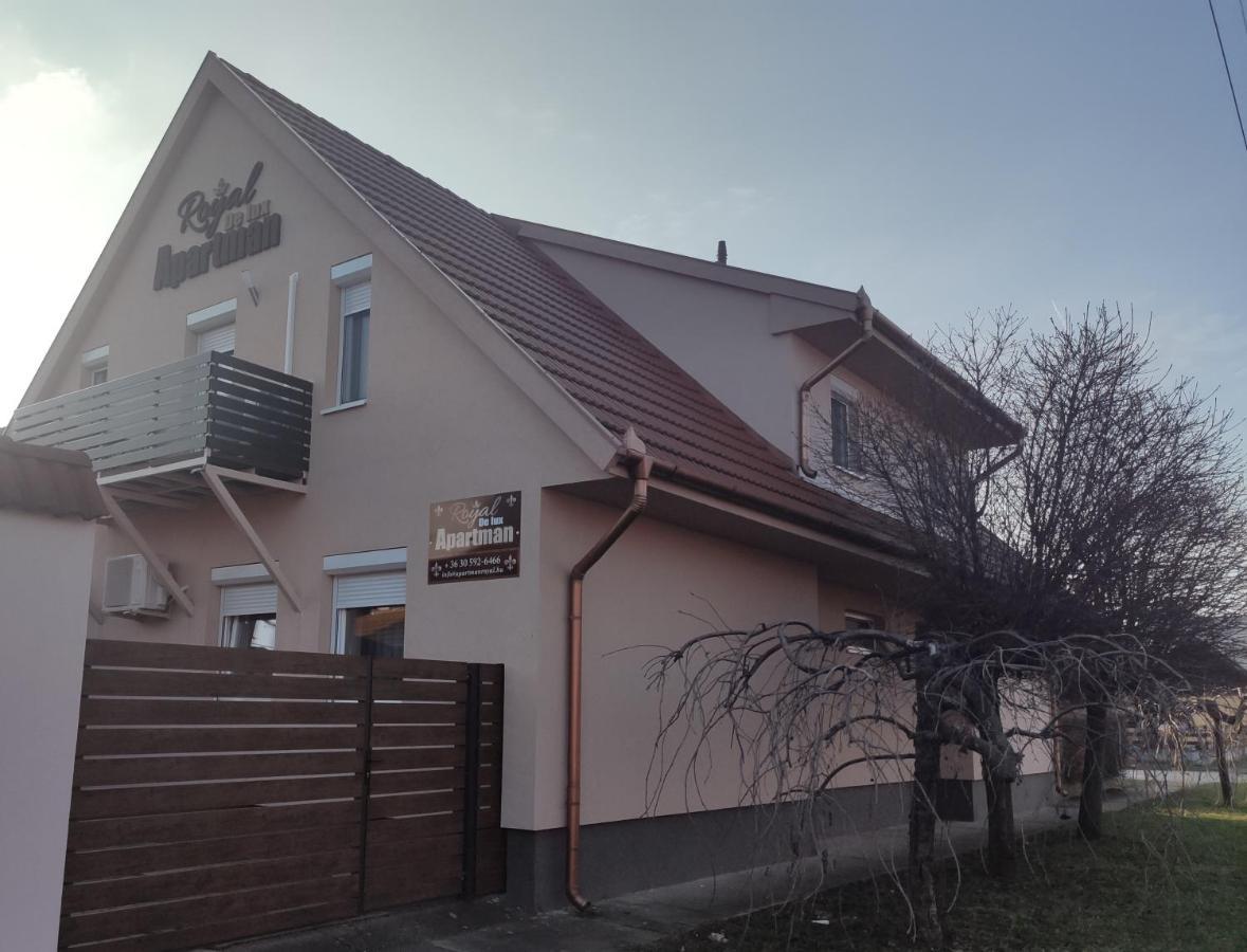 Ferienwohnung Royal De Lux Hajdúszoboszló Exterior foto